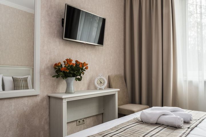 Room 9 of 34