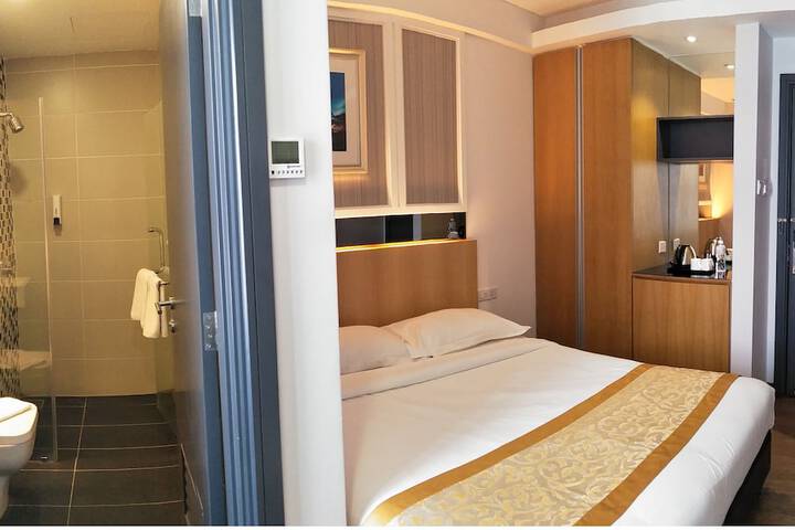 Room 17 of 47