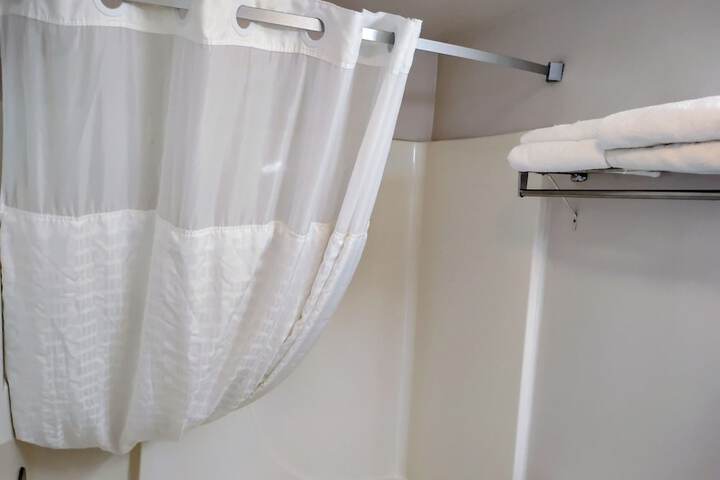 Room 16 of 25