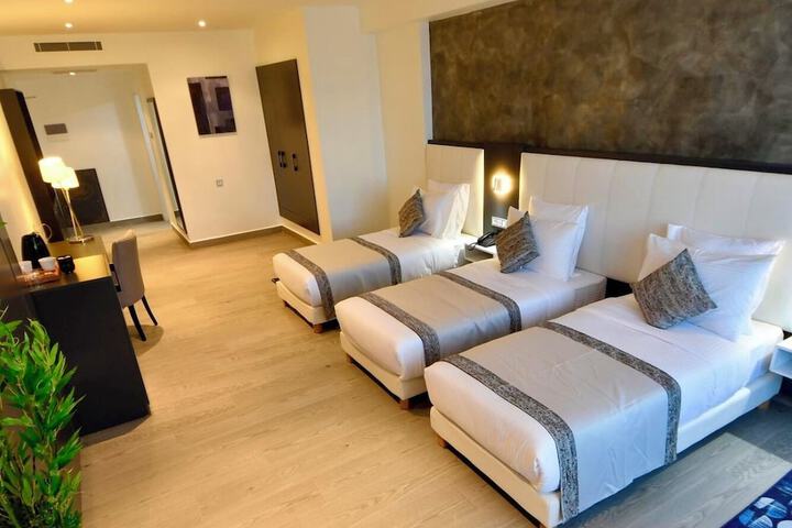 Room 3 of 28