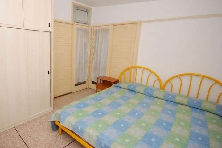 Room 9 of 30