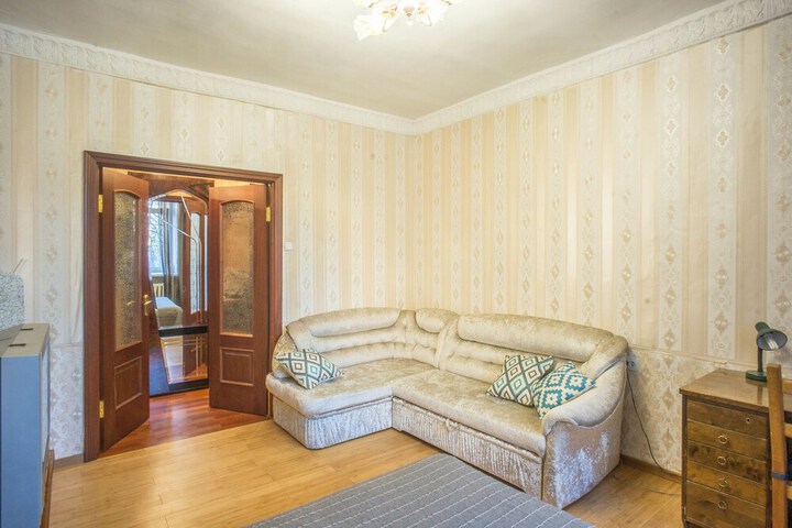 Room 7 of 17