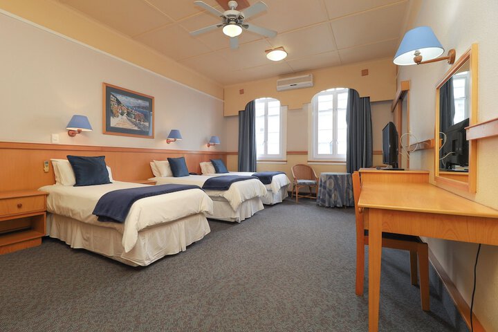 Room 16 of 68