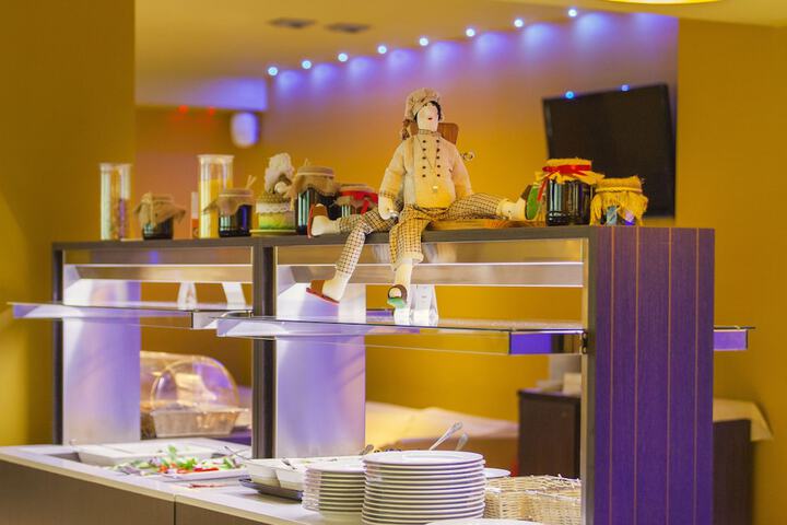 Dining 60 of 83