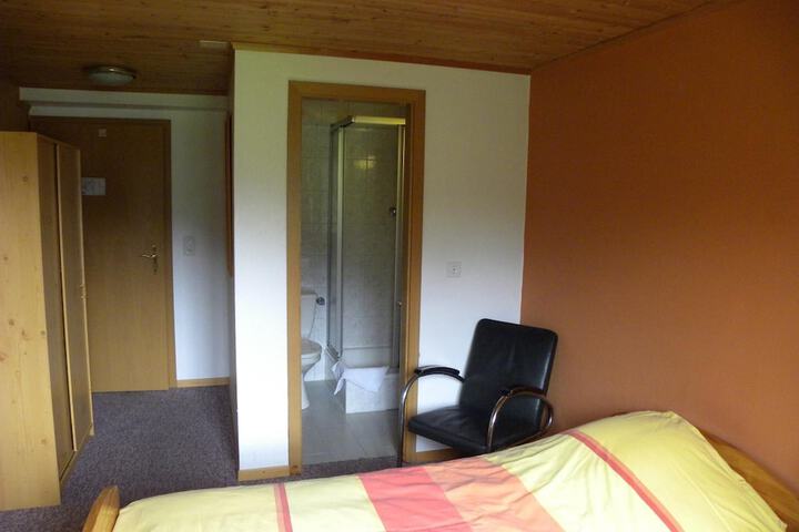 Room 26 of 64