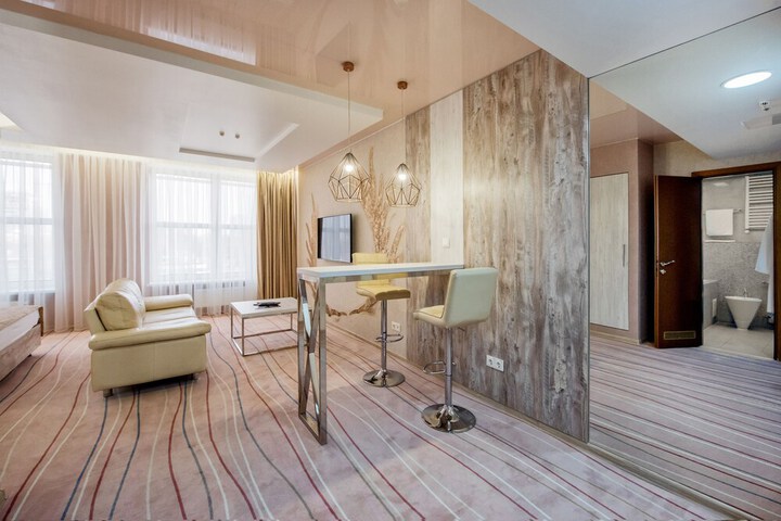 Room 11 of 34