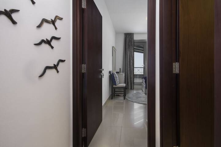 Ballroom/Hall 2 of 2