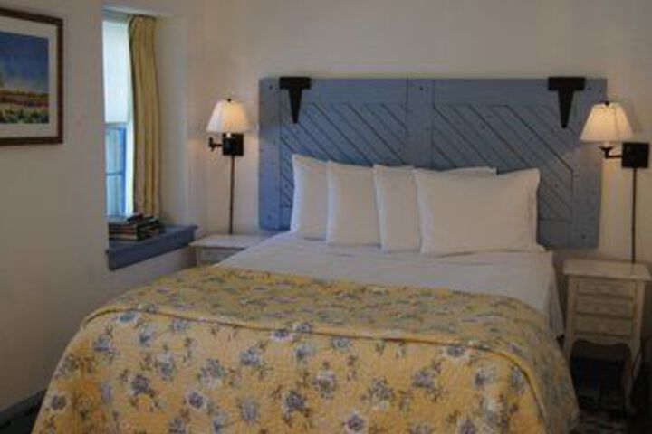 Room 53 of 94