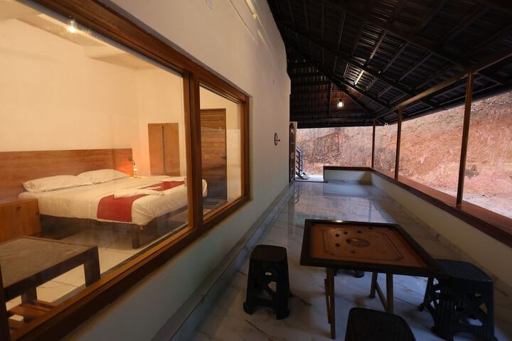Room 21 of 103