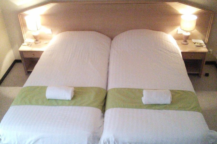 Room 13 of 54