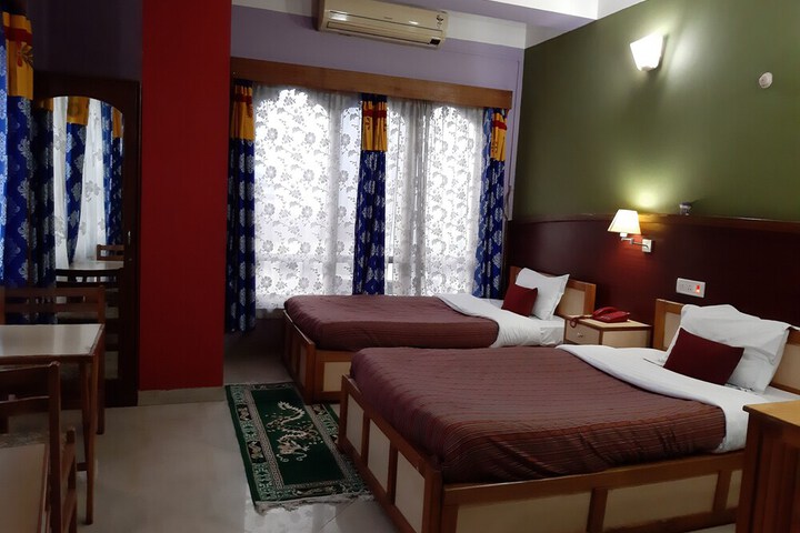 Room 6 of 44