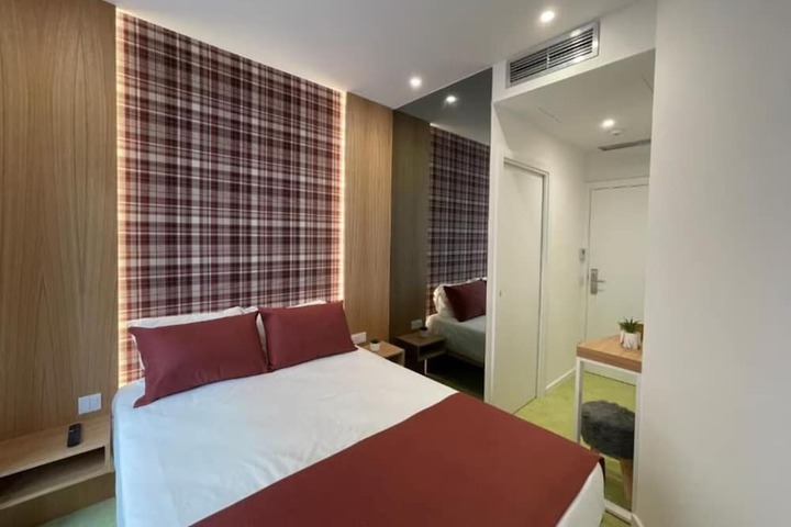 Room 11 of 44