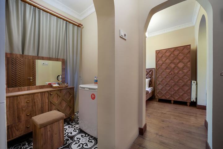 Room 8 of 22