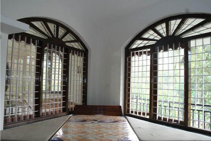 Room 4 of 15