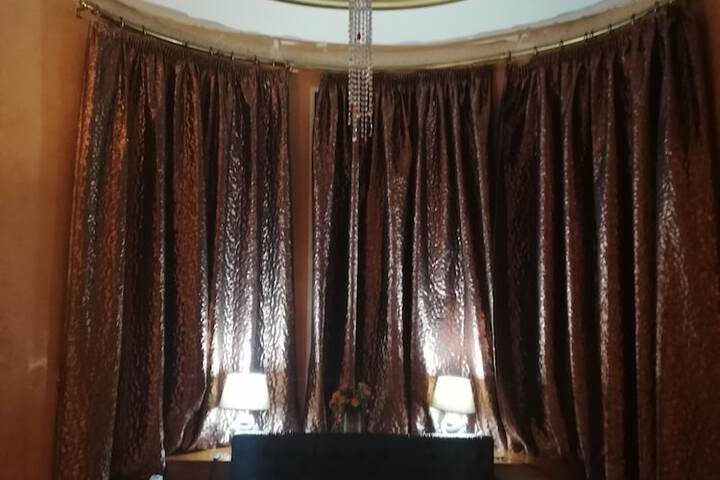 Room 35 of 141