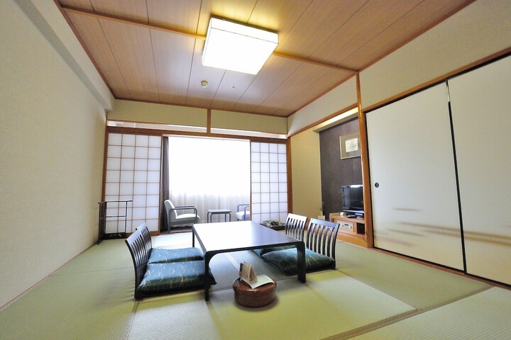 Room 12 of 49