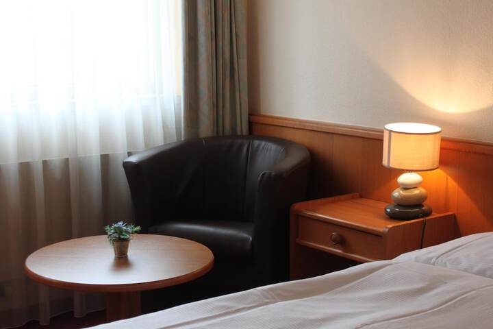 Room 3 of 32