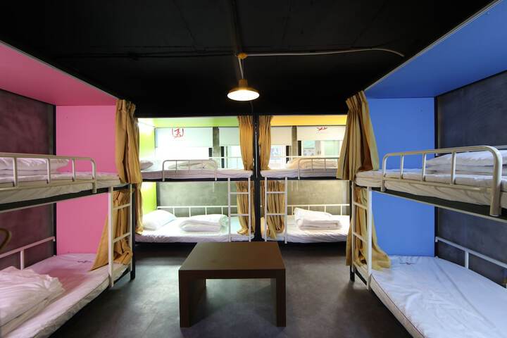 Room 14 of 42