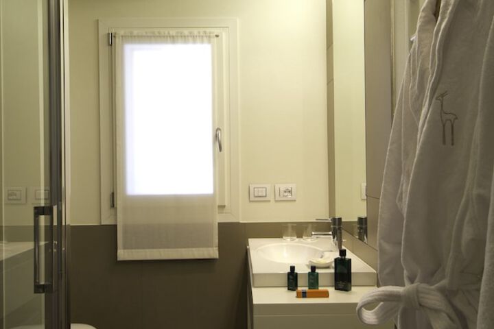Room 15 of 50