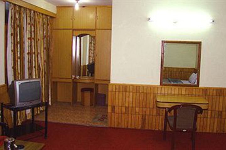 Room 15 of 18