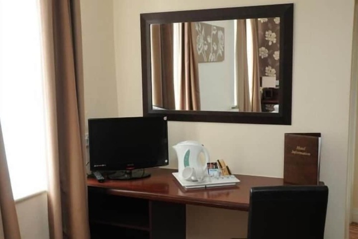 Room 9 of 43