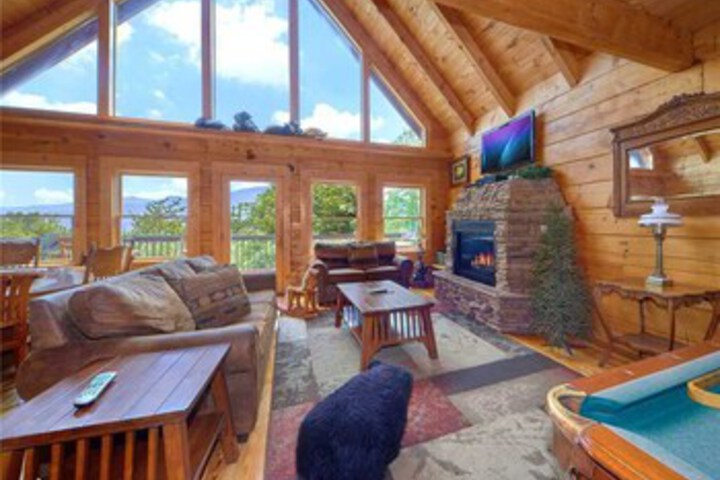 Bear Pause II Cabin