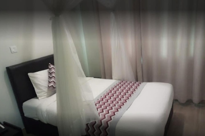 Room 5 of 25