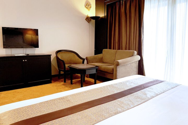 Room 4 of 51