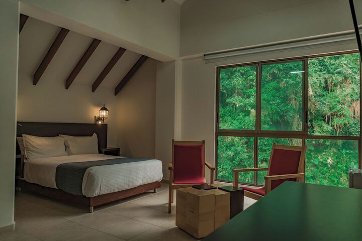Room 10 of 132