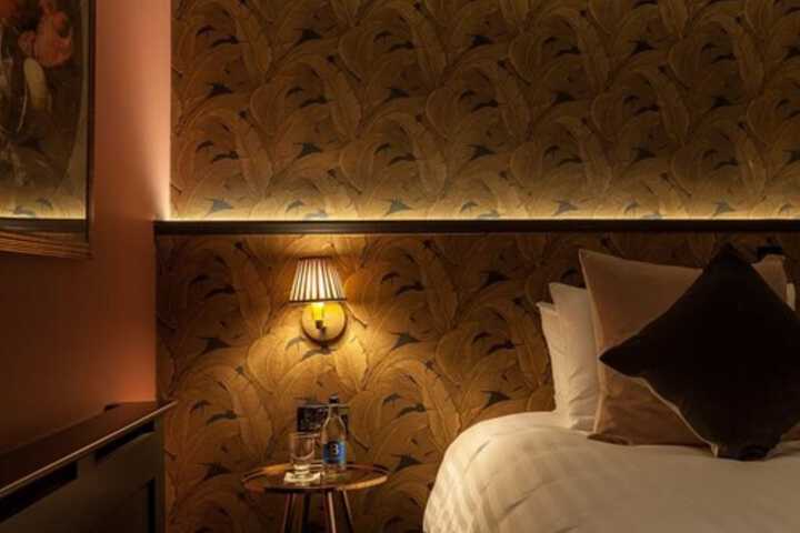 Room 10 of 39