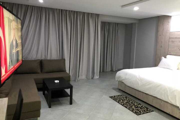 Room 4 of 22