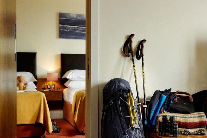 Room 3 of 49