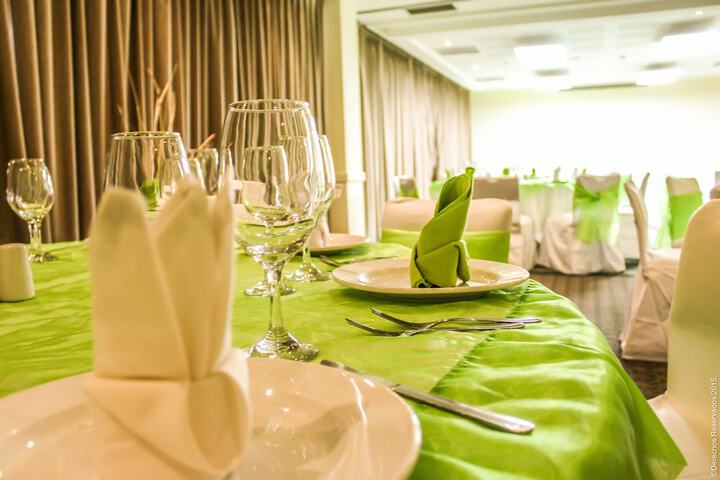 Ballroom/Hall 122 of 150