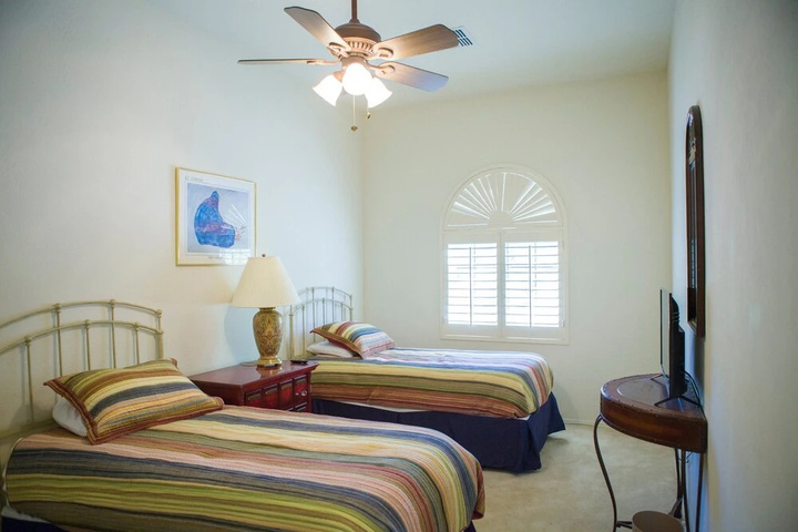 Room 6 of 24