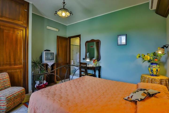 Room 7 of 41