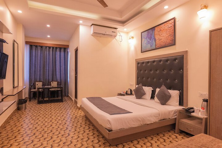 Room 28 of 114