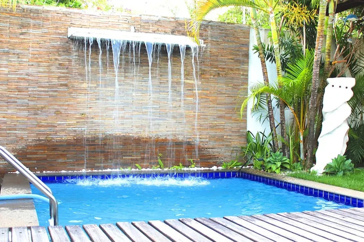 Pool 16 of 25