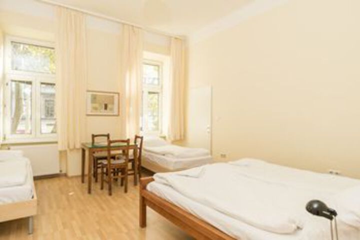 Room 65 of 122
