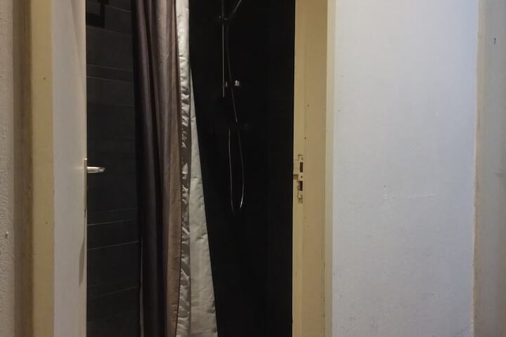 Room 50 of 54