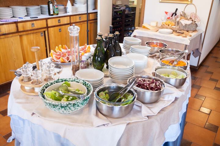 Dining 42 of 59