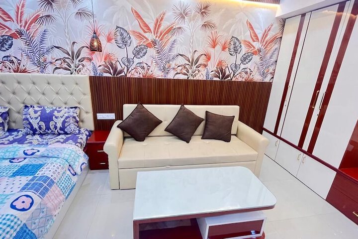 Room 8 of 44