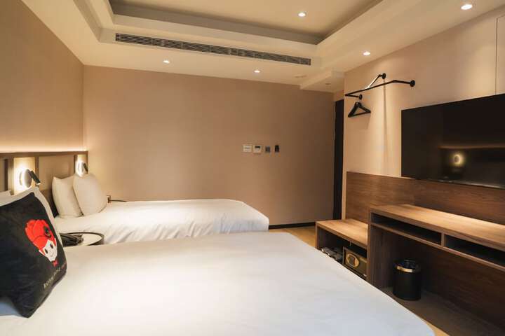 Room 27 of 70