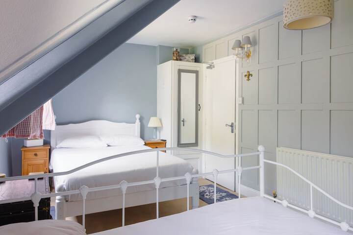 Room 3 of 11