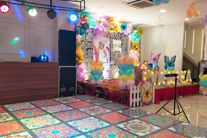 Ballroom/Hall 14 of 22