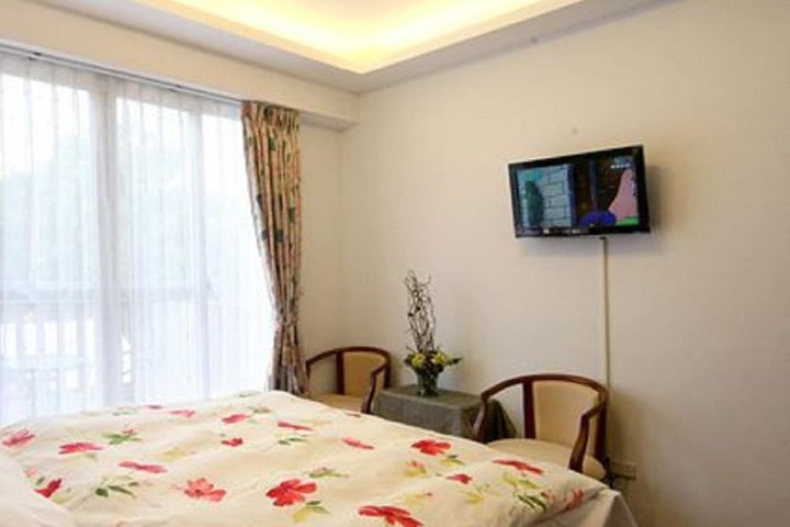 Room 5 of 63