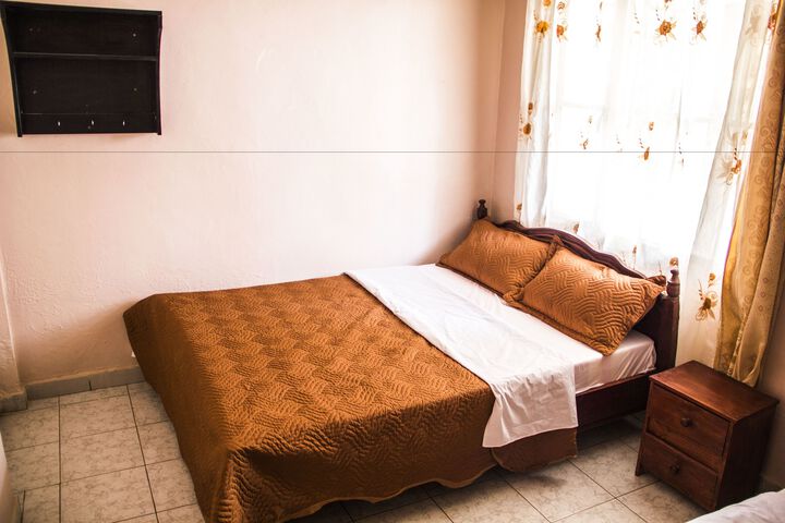 Room 32 of 77