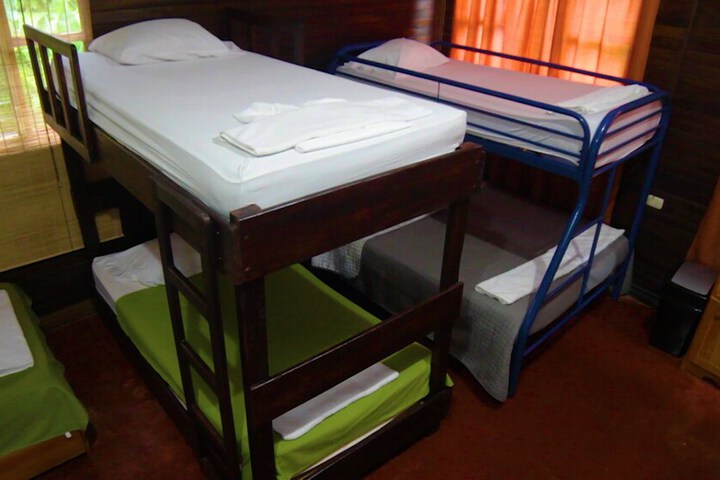Room 4 of 40
