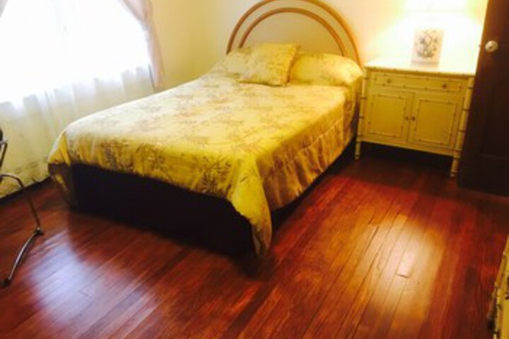 Room 19 of 246