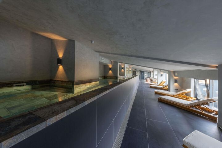 Pool 81 of 253