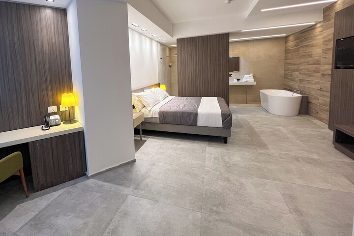 Room 10 of 19
